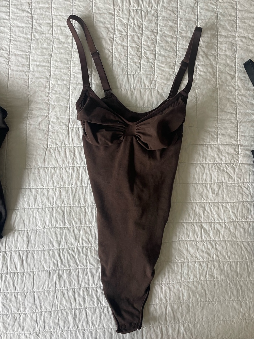 Skims thong bodysuit in cocoa
